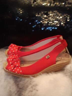 NWT Red Polka Dot Peep-Toe Slingback Wedges Size 39 Made In Spain Espadrilles
